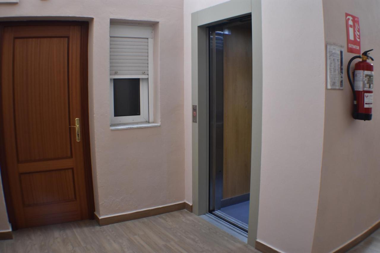 Hostal Alamare Sevilla Exteriör bild