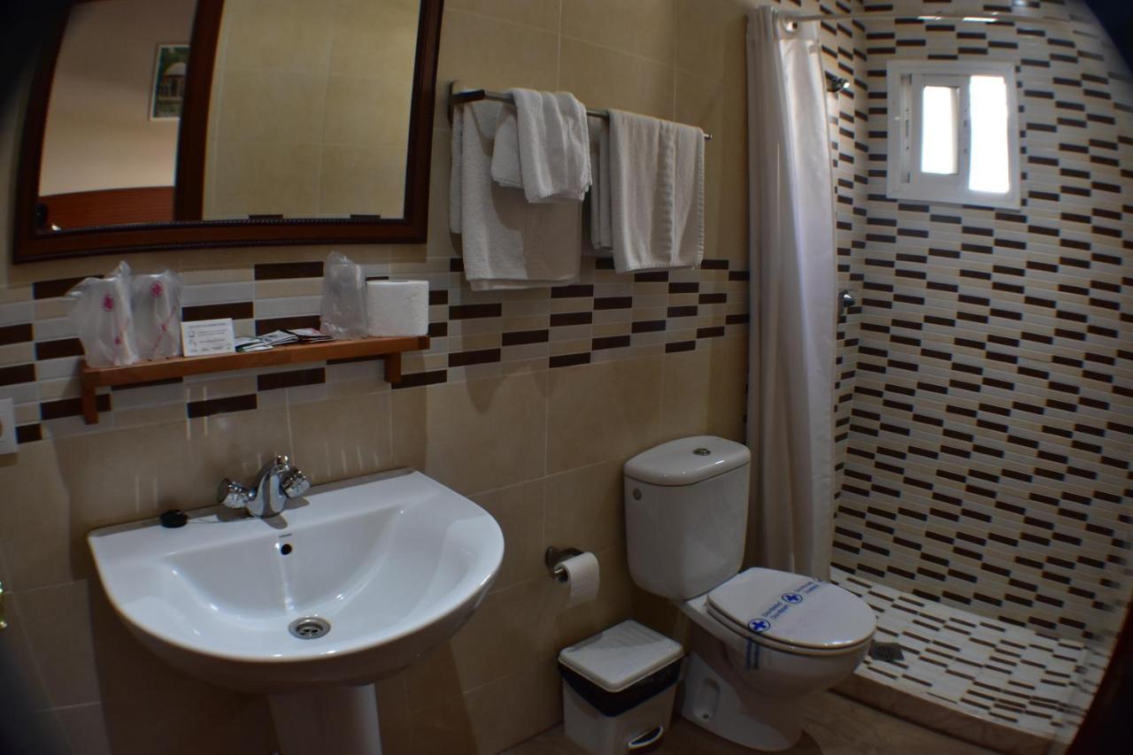 Hostal Alamare Sevilla Exteriör bild