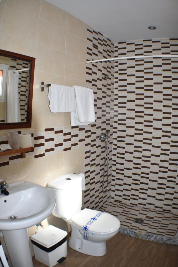 Hostal Alamare Sevilla Exteriör bild