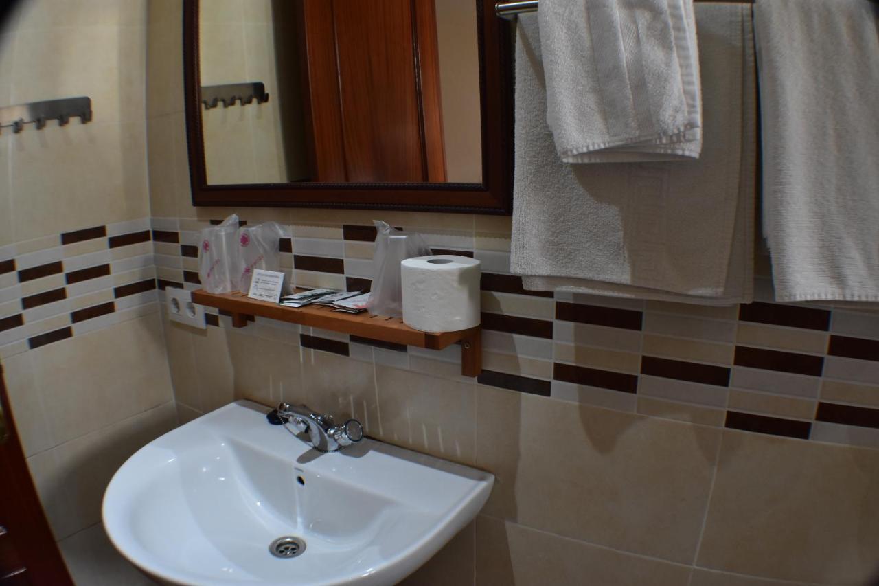 Hostal Alamare Sevilla Exteriör bild