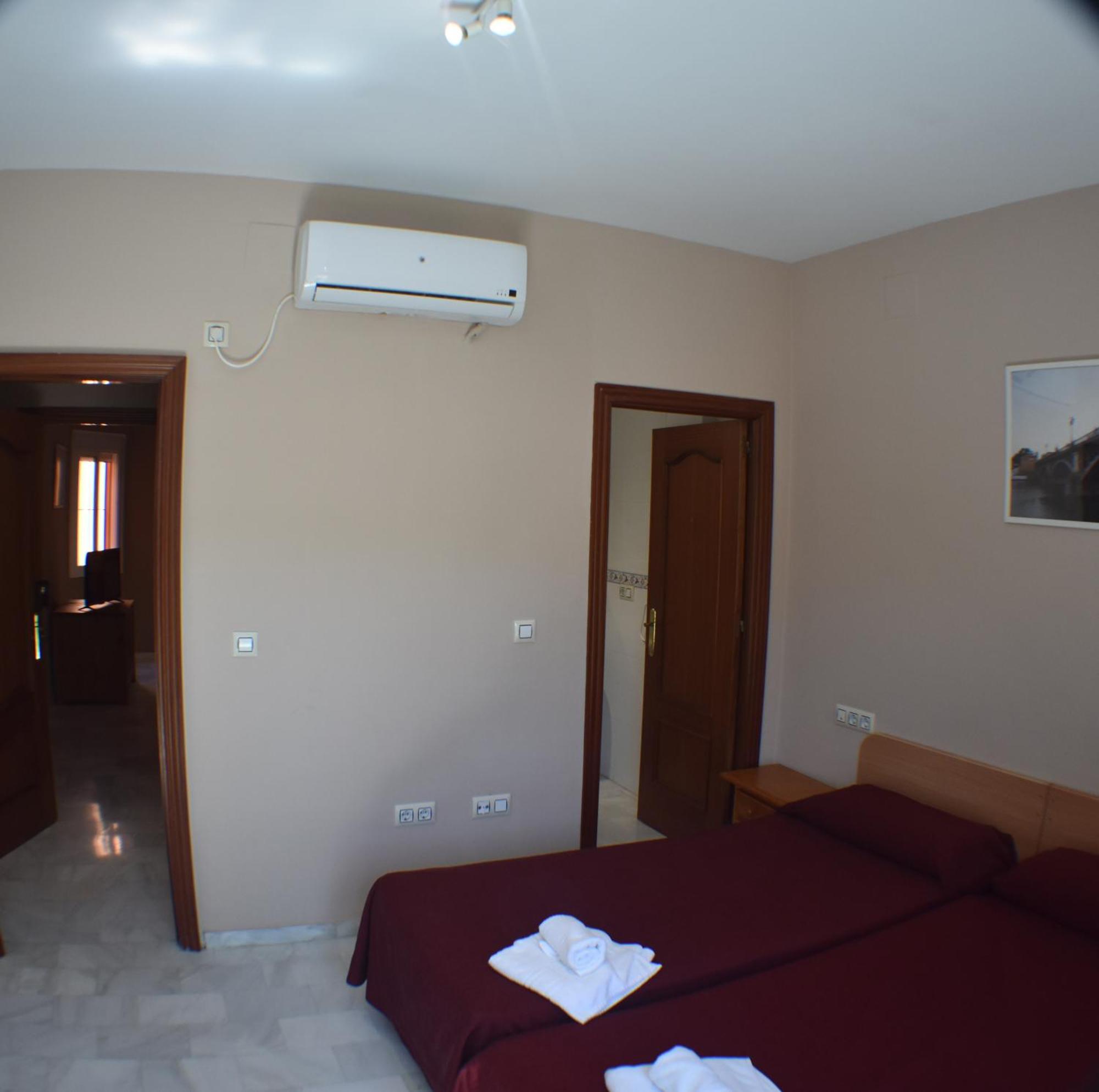 Hostal Alamare Sevilla Exteriör bild