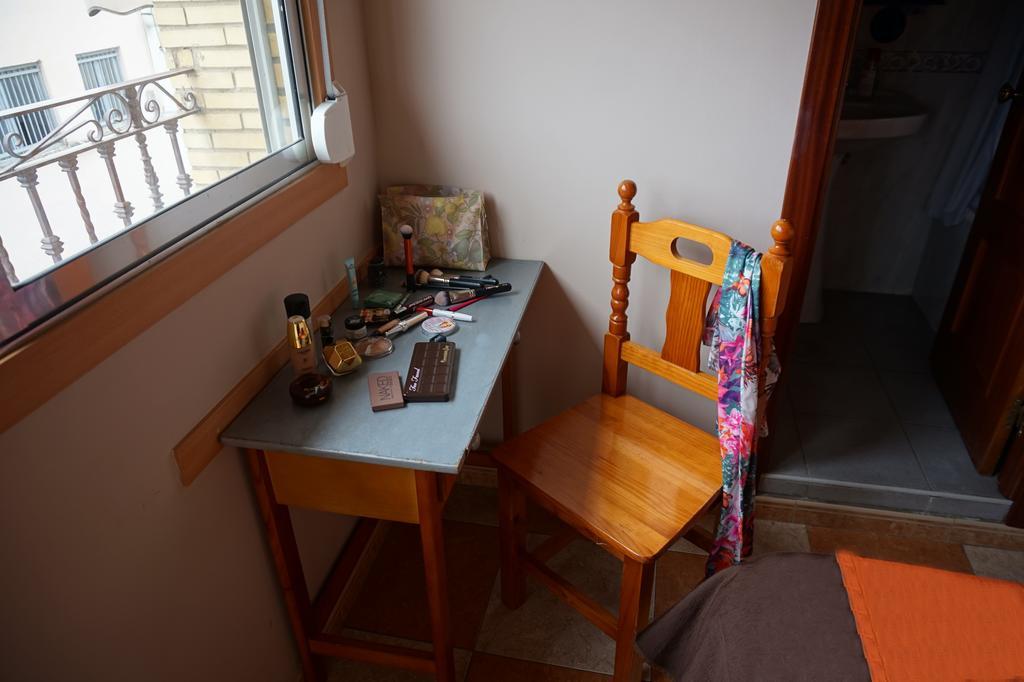 Hostal Alamare Sevilla Exteriör bild