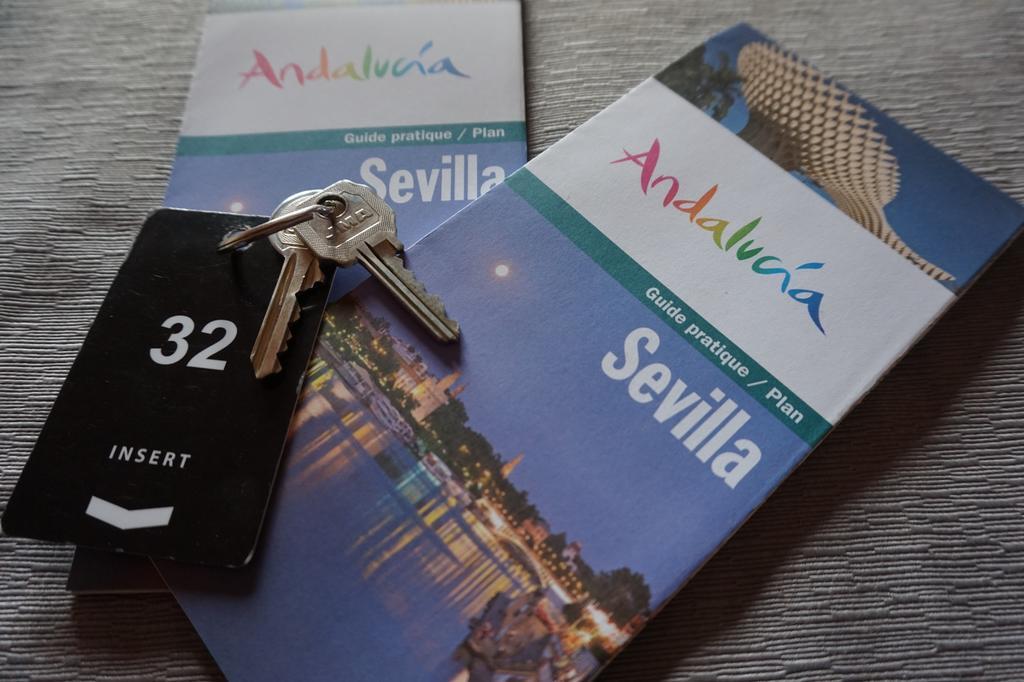 Hostal Alamare Sevilla Exteriör bild